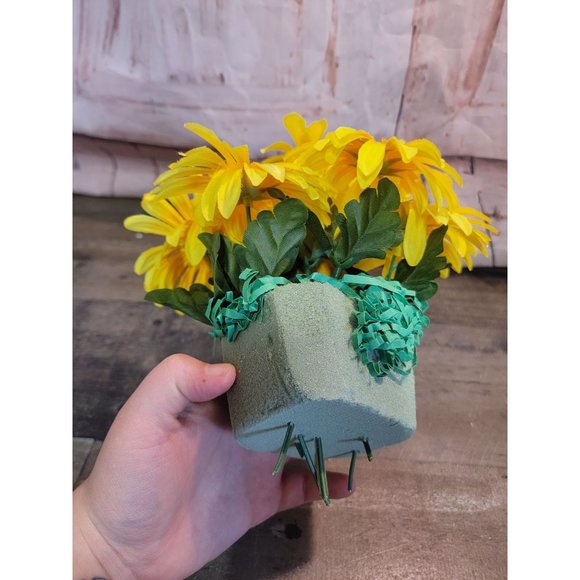 Yellow flowers dasiy fake decor spring - Picture 4 of 5